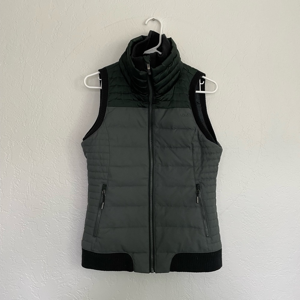 Lolé high neck down vest